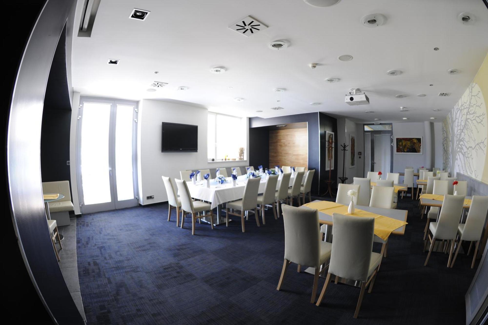 Buly Arena Hotel Kravare  Exterior photo