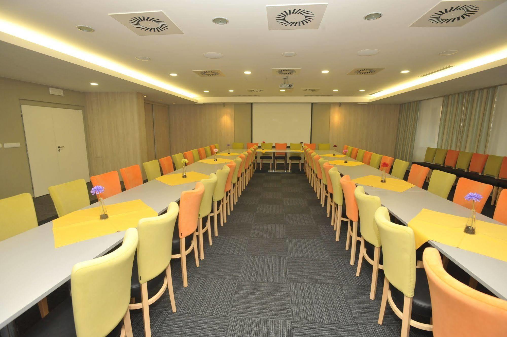 Buly Arena Hotel Kravare  Exterior photo